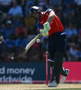 India vs England Live Score, 5th T20I: Sunil Gavaskar Disappointed As India Star Makes Costly Drop vs England