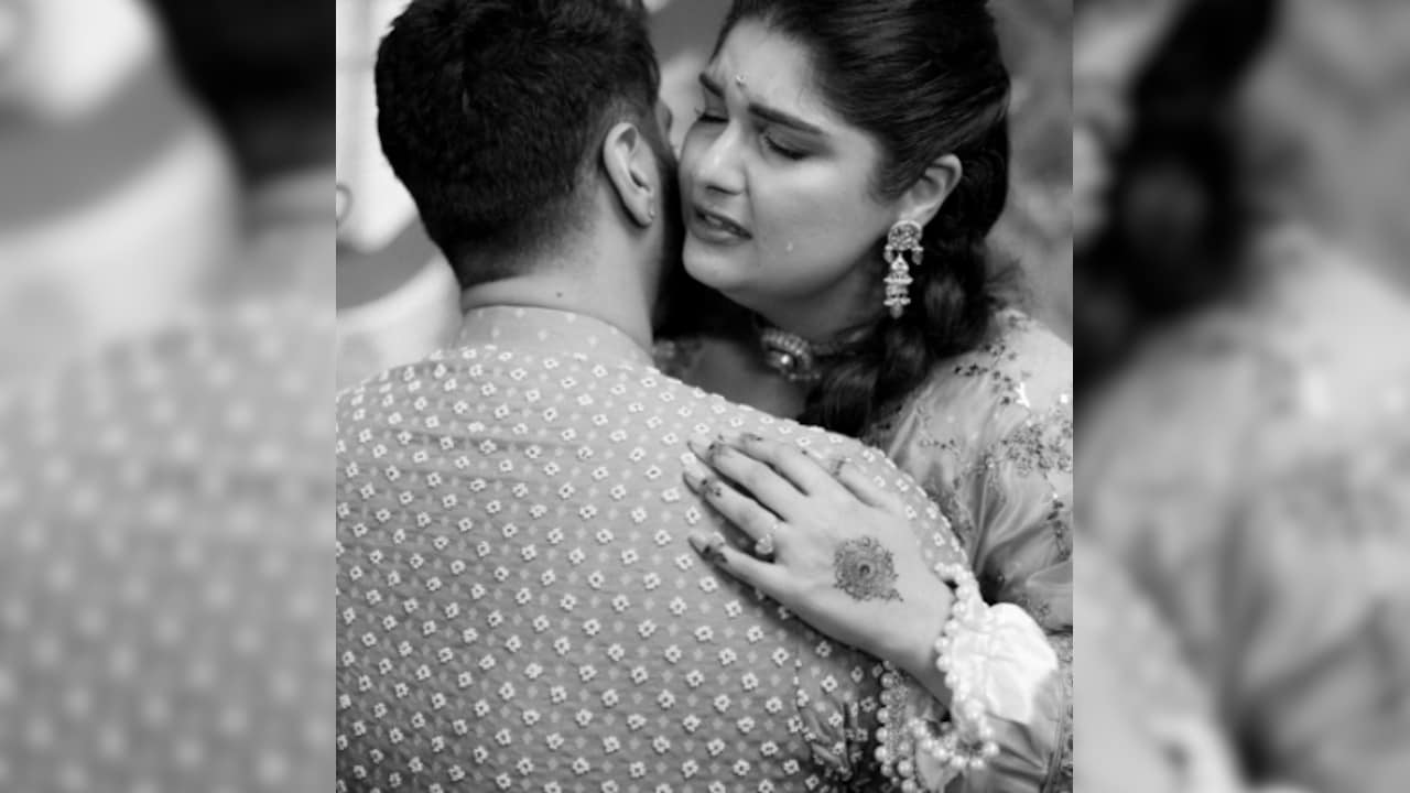 Anshula Kapoor Sheds Happy Tears In The Arms Of Brother Arjun Kapoor At Chooda Ceremony