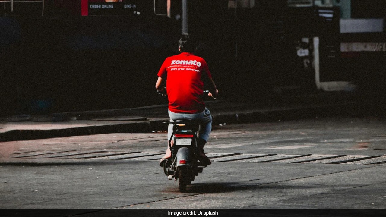 'Mother Was In ICU': Man's Kind Gesture For Zomato Delivery Partner Wins Hearts
