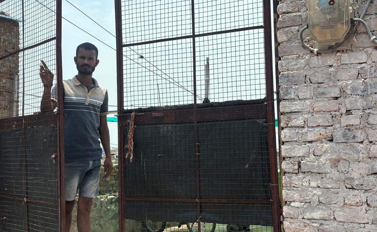Ravi Nayak stands at the door of his house in Kota. His wife Jyoti died after giving birth. Ravi Nayak stands at the door of his house in Kota. His wife Jyoti died after giving birth.