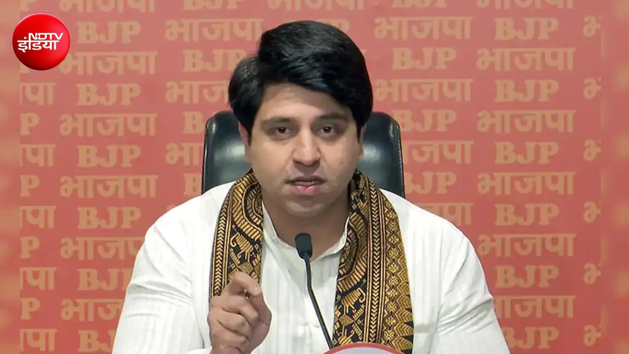 'व्यवस्था छोड़ रहा, व्यक्ति या विचार नहीं'..शहजाद ने बीजेपी चीफ नितिन नवीन को भेजा इस्तीफा, कहा- स्वीकार करें