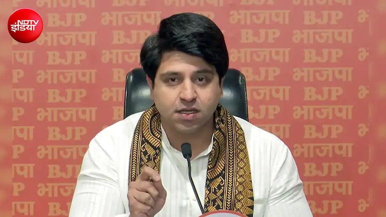 बीजेपी प्रवक्ता शहजाद पूनावाला ने पार्टी से दिया इस्तीफा, X के अपडेटेड बायो में ये लिखा