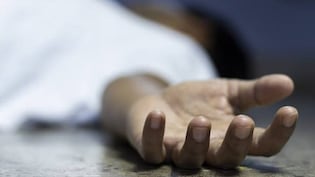 आगरा में आधी रात में मौत के अगोश में समा गए पत&zwj;ि-पत्नी, थोड़ी ही दूर पर सो रहे थे चार बच्&zwj;चे