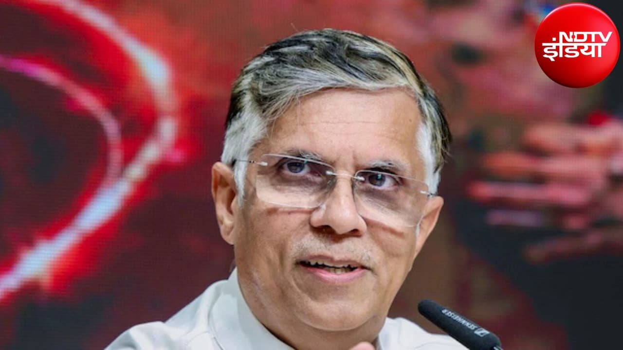 "नरोत्तम मिश्रा की टिकट क्या कटी, BJP की पोल खुल गई", पवन खेड़ा का भाजपा के आपसी विवाद पर तंज
