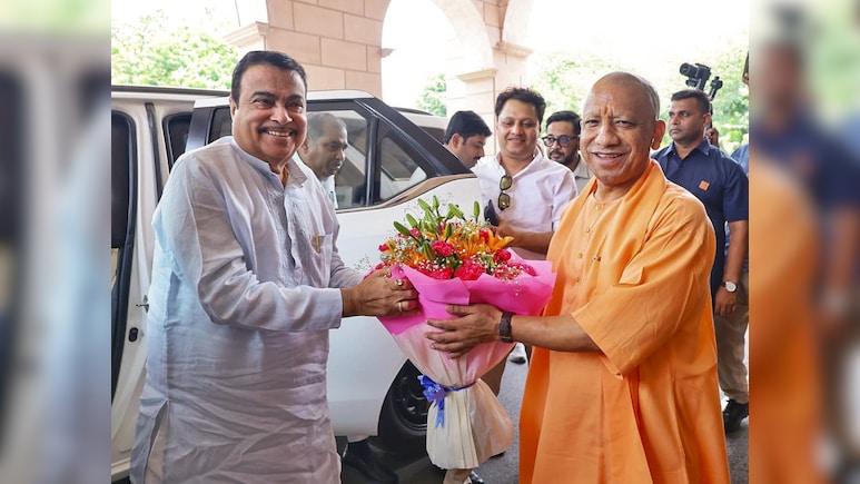 गोरखपुर, आगरा-मथुरा से बरेली, नोएडा तक तोहफा, यूपी में सवा लाख करोड़ के 8 बड़े एक्सप्रेसवे को मिलेगी रफ्तार, गडकरी-योगी का ऐलान