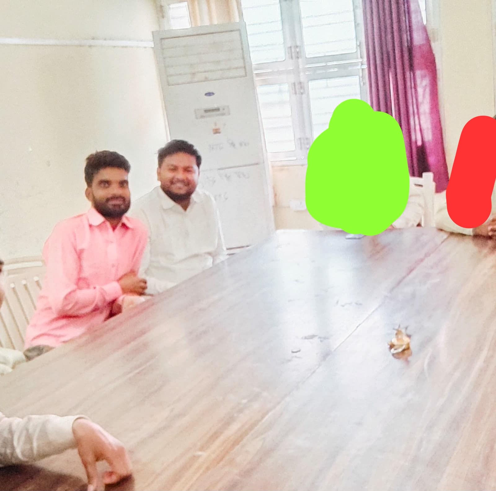 पहली बार सामने आई आरोपी अविनाश और अनुकल्प की तस्वीरें. इनको चंपत राय की सिफारिश पर राम मंदिर में नौकरी मिली थी. पहली बार सामने आई आरोपी अविनाश और अनुकल्प की तस्वीरें. इनको चंपत राय की सिफारिश पर राम मंदिर में नौकरी मिली थी.