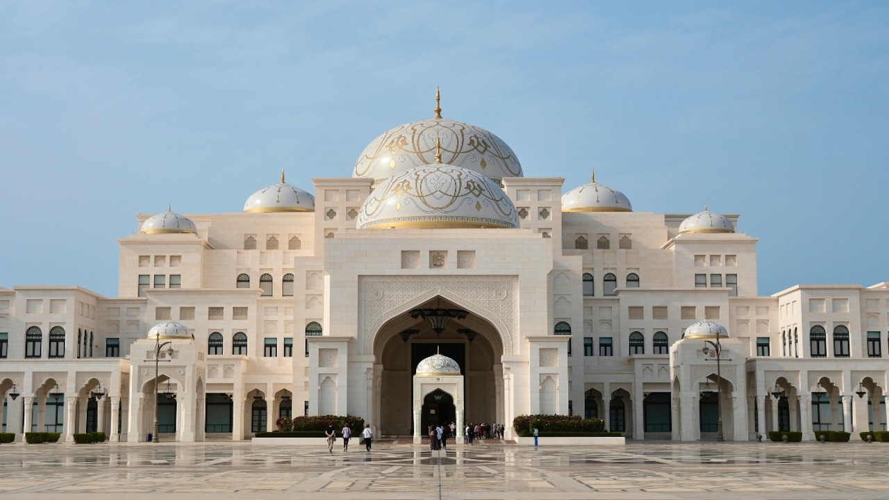 UAE offers government tourist visa fee waiver for children under 18. UAE offers government tourist visa fee waiver for children under 18.