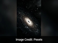 NASA's James Webb Telescope Maps How Supermassive Black Holes Gain Mass