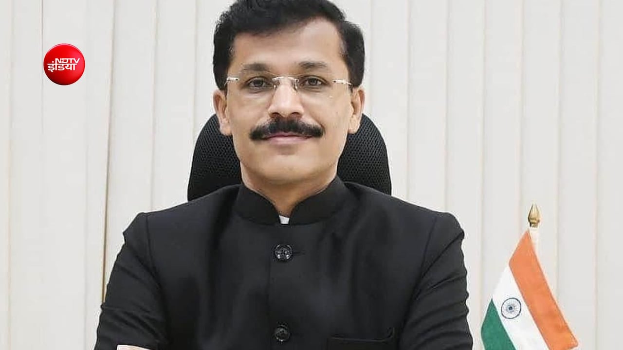 कौन हैं IAS तुकाराम मुंढे? 21 साल की सेवा में 20 से भी अधिक मिले ट्रांसफर