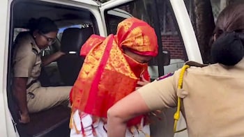 Pune Bizman Murder: Siya Goyal Shows Middle Finger To Media On Camera, Video Goes Viral