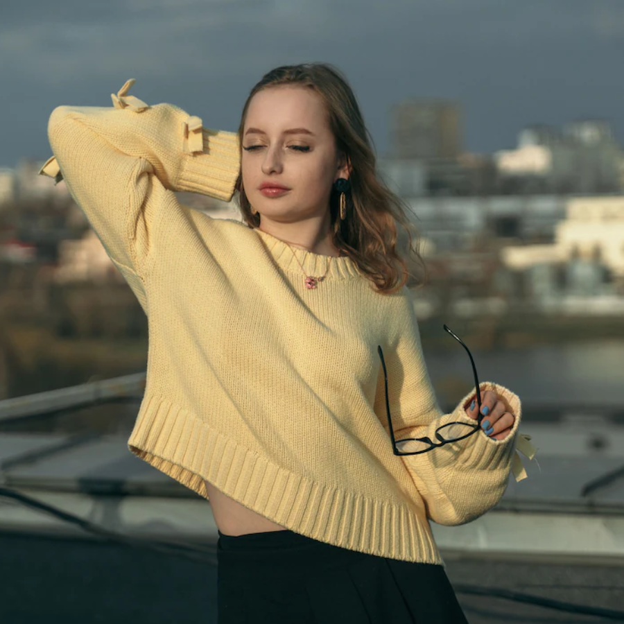From Colourblocked Knits To Relaxed Fits: 5 Myntra Pullovers Under ₹999