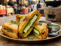 Enjoy The Rains With This Crispy Chutney Paneer Bread Pakoda