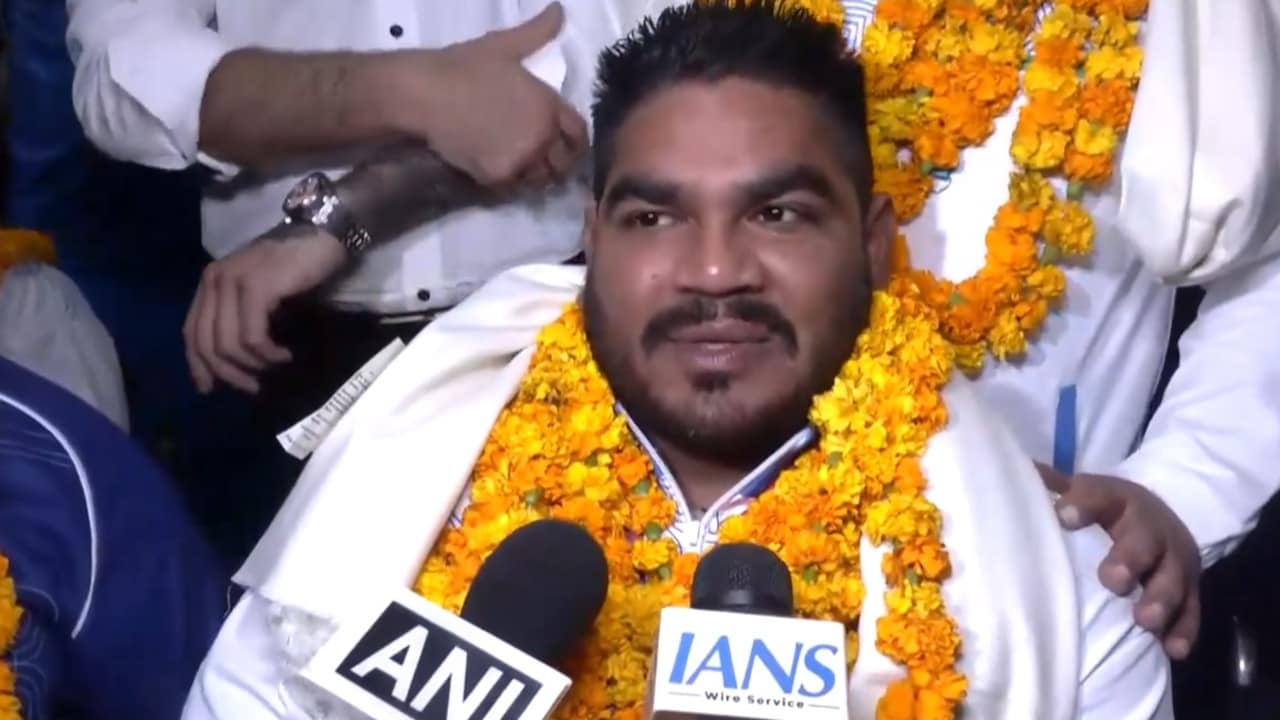 Para Powerlifter Jhandu Kumar Arrives In Delhi After Clinching Bronze At CWG 2026