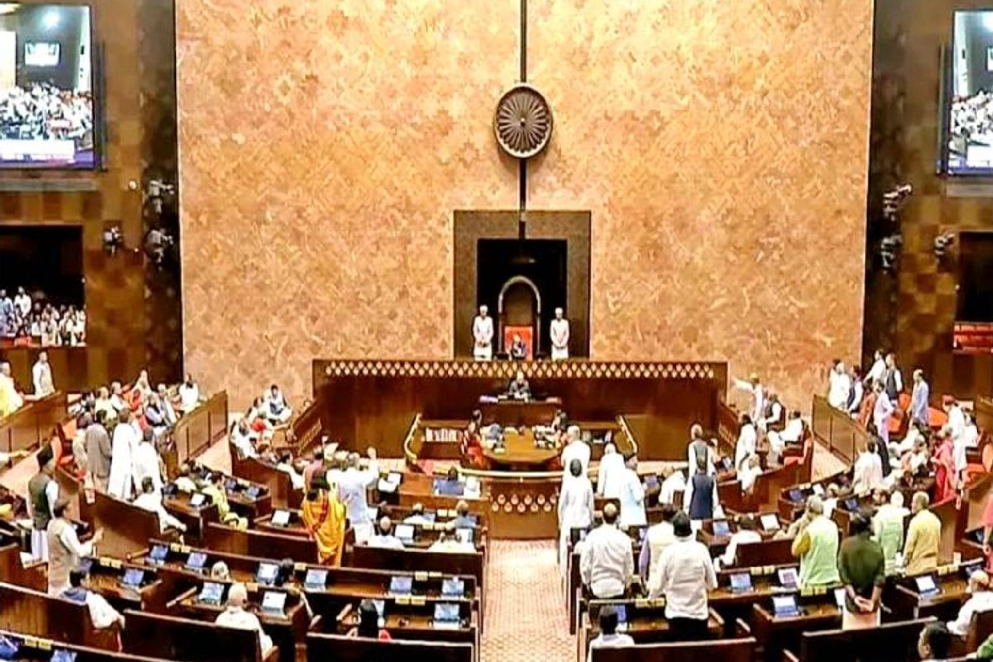 राज्यसभा में पास हुआ वंदे मातरम् बिल, अपमान करने पर हो सकती है 3 साल तक की जेल