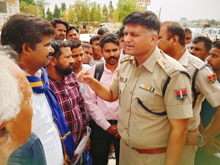 IPS शांतनु कुमार का पब्लिक कनेक्ट फॉर्मूला भी कारगर रहा है. IPS शांतनु कुमार का पब्लिक कनेक्ट फॉर्मूला भी कारगर रहा है.