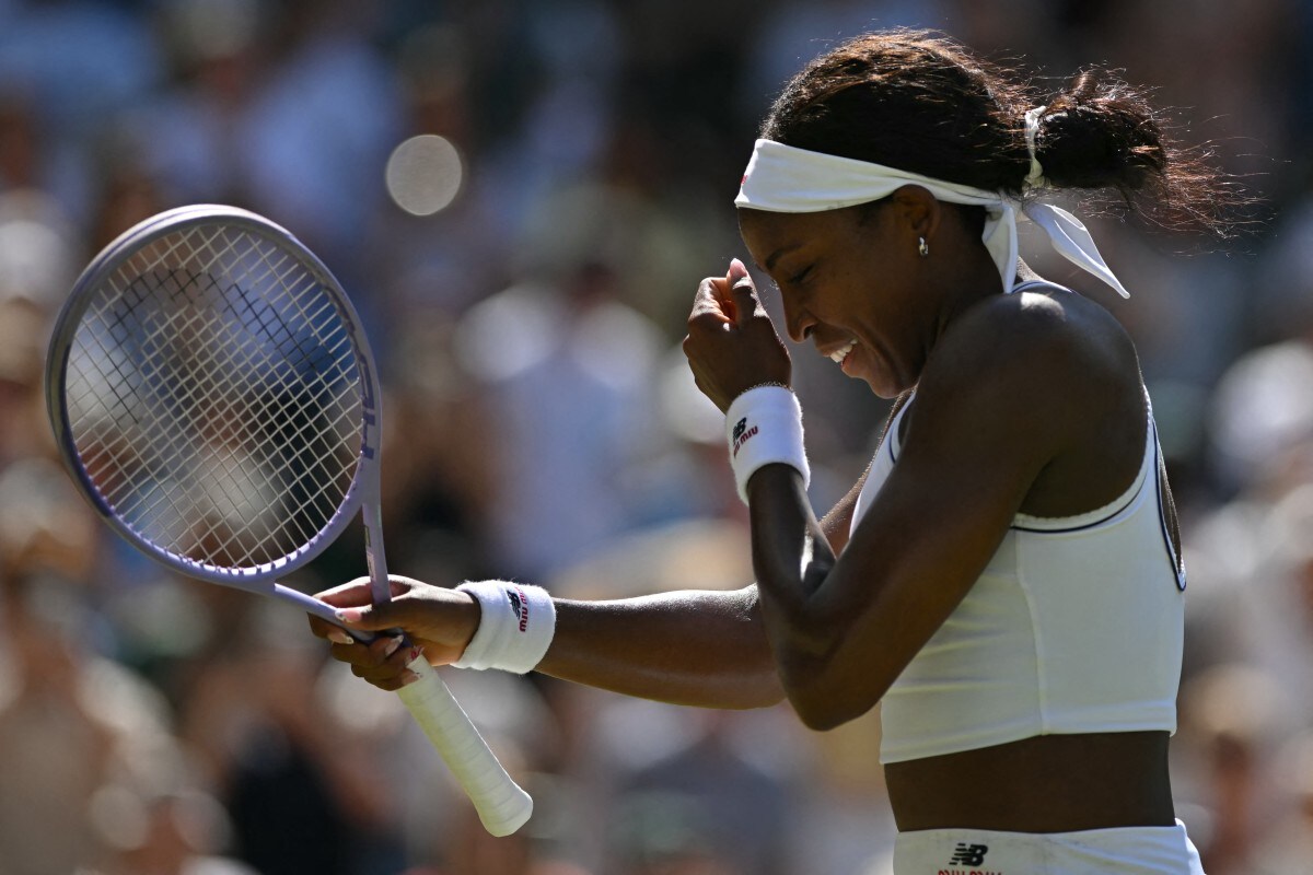 Coco Gauff reaches Toronto semi-finals after Belinda Bencic withdraws with hip injury