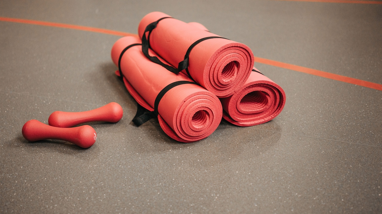 Thick Vs Thin Yoga Mats: Which Offers Better Joint Support? Thick Vs Thin Yoga Mats: Which Offers Better Joint Support?