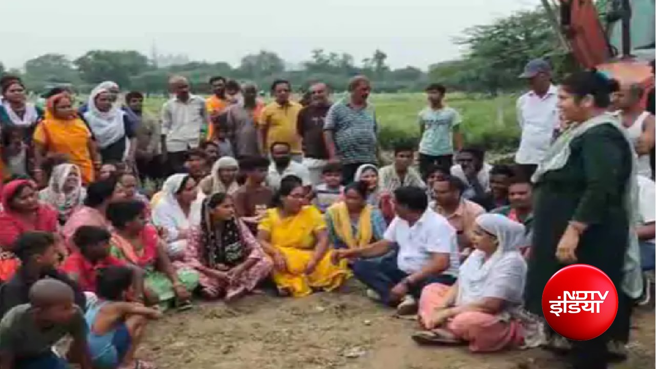 धीमा-धीमा जहर क्यों दे रहे हो, एक बार में मार दो; ग्रामीणों की दो टूक, कनावनी डंपिंग यार्ड गाजियाबाद का विरोध