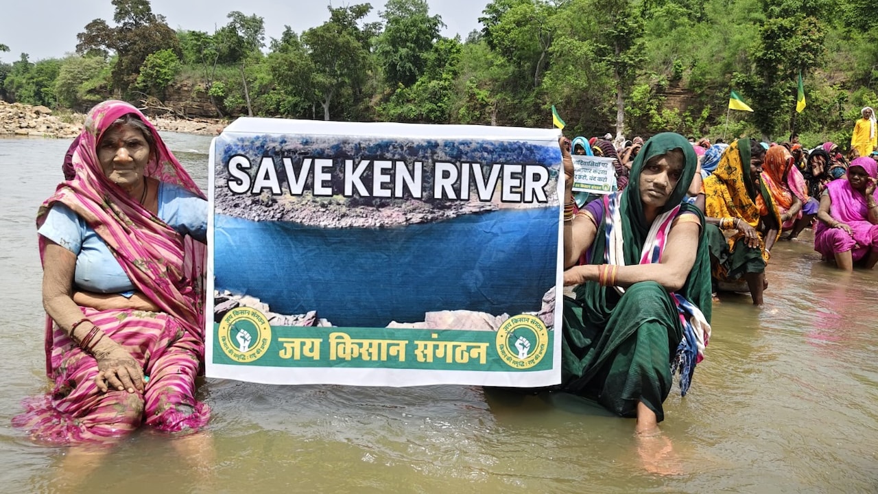 tribal women protest against ken betwa river link project tribal women protest against ken betwa river link project