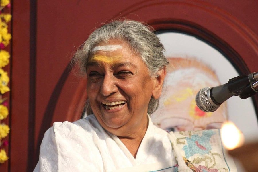 S. Janaki cremated with state honours in Mysuru; granddaughter performs last rites
