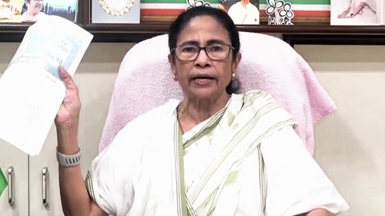TMC Alleges Mamata Banerjee Was Prevented From Visiting Rape Victim's Family