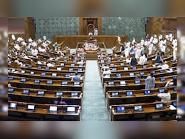 Parliament Monsoon Session Live: राहुल गांधी से म&zwj;िले किरेन रिजिजू, लोकसभा की कार्यवाही दोपहर 2 बजे तक के लिए स्थगित