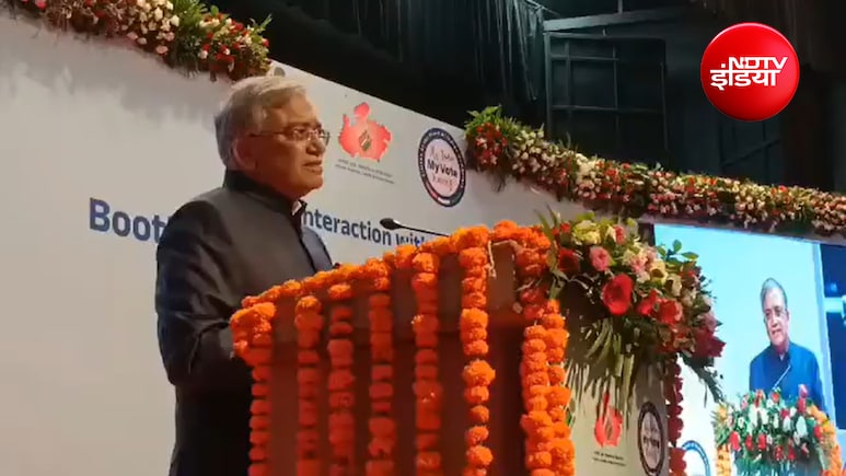 ओंकारेश्वर- महेश्वर दौरे पर मुख्य निर्वाचन आयुक्त, इंदौर में बोले ज्ञानेश कुमार- शानदार रहा SIR अभियान