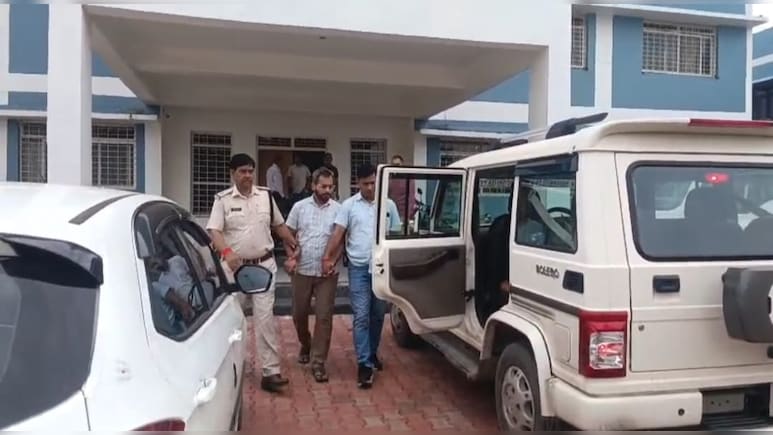 खुद को सुप्रीम कोर्ट का सलाहकार बताने वाला गिरफ्तार, HC का फर्जी वीडियो अपलोड किया; वायरल होते ही मचा था बवाल