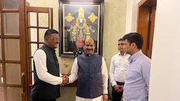 'Secret' Photos Of Team Uddhav Rebel MPs' Meet In Delhi Before Defection Surface