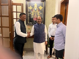 'Secret' Photos Of Team Uddhav Rebel MPs' Meet In Delhi Before Defection Surface