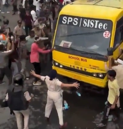 Bhopal woman hailed as 'Lady Singham' after standing in front of moving bus