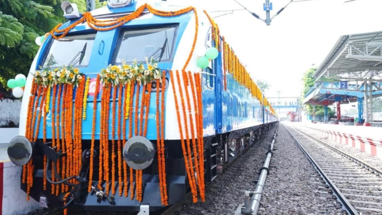 India's First Hydrogen Train Flagged Off By PM Modi - Route, Speed & Key Features