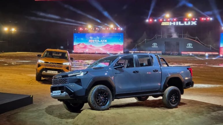 Toyota Hilux Facelift भारत में लॉन्च! 12.3 इंच स्क्रीन और 360 कैमरा के साथ फीचर्स की हुई बारिश
