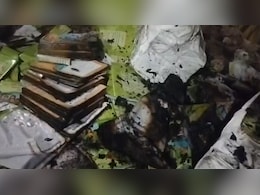 जिस गोदाम से गायब हुईं दो ट्रक किताबें, वहां रात को लग गई आग; पुलिस जांच कर रही