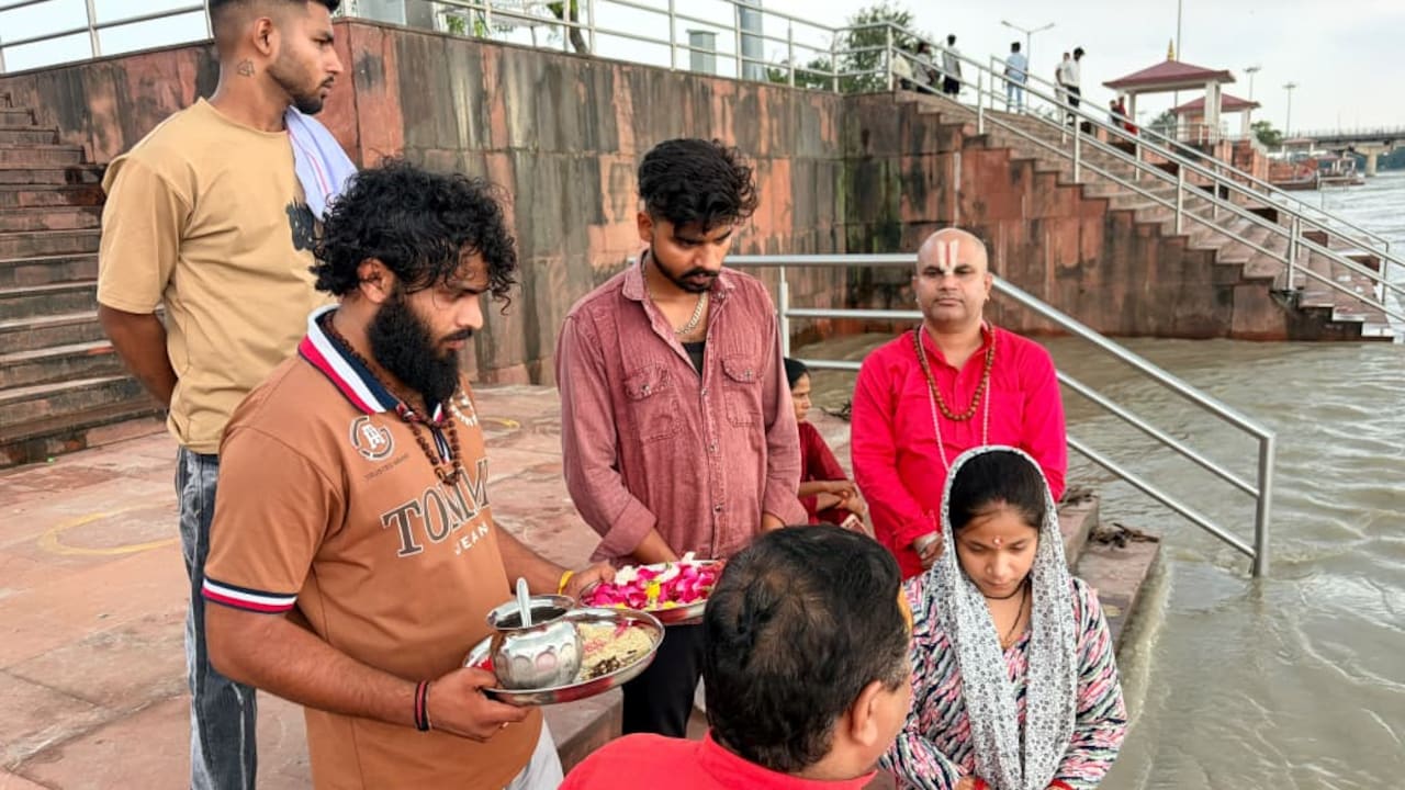 हरिद्वार के गंगा घाट पर मुस्लिम तमन्ना बनी 'नेहा', सनातन धर्म के लिए छोड़ा इस्लाम