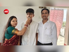 Success story: रिक्शा चालक के पोते ने NEET पास कर बदल दी परिवार की किस्मत, अब बनेगा गांव का पहला डॉक्टर