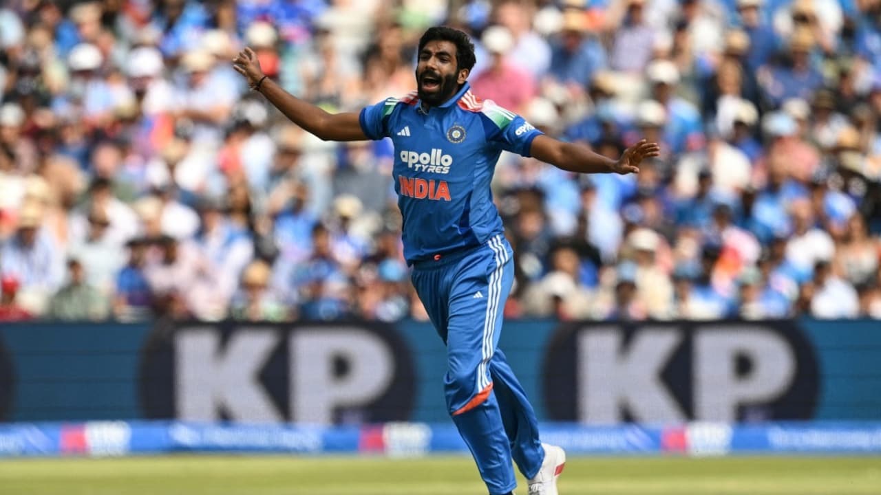 India vs England LIVE Score, 1st ODI: Virat Kohli Makes Brilliant Save; Jasprit Bumrah, Prasidh Krishna On Fire