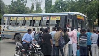 भोपाल से कोटा जा रही रोडवेज बस में बैठे थे 60 यात्री, बीच में खड़ी कर सो गया ड्राइवर