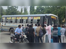 भोपाल से कोटा जा रही रोडवेज बस में बैठे थे 60 यात्री, बीच में खड़ी कर सो गया ड्राइवर; जगाने पर बोला- मैं मंत्री का आदमी हूं