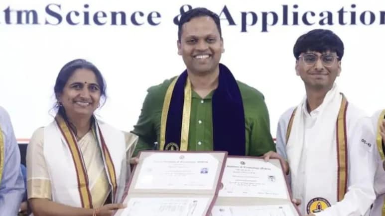 One Family, One Convocation: Mother And Son Receive IIT Madras Degrees Together