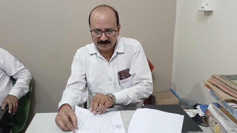5 साल, 24 रुपये की खाली डिब्बी और 40 हजार का मुआवजा, कानपुर के सुधींद्र की जीत ने द&zwj;िखाया ग्राहक ही 'राजा'