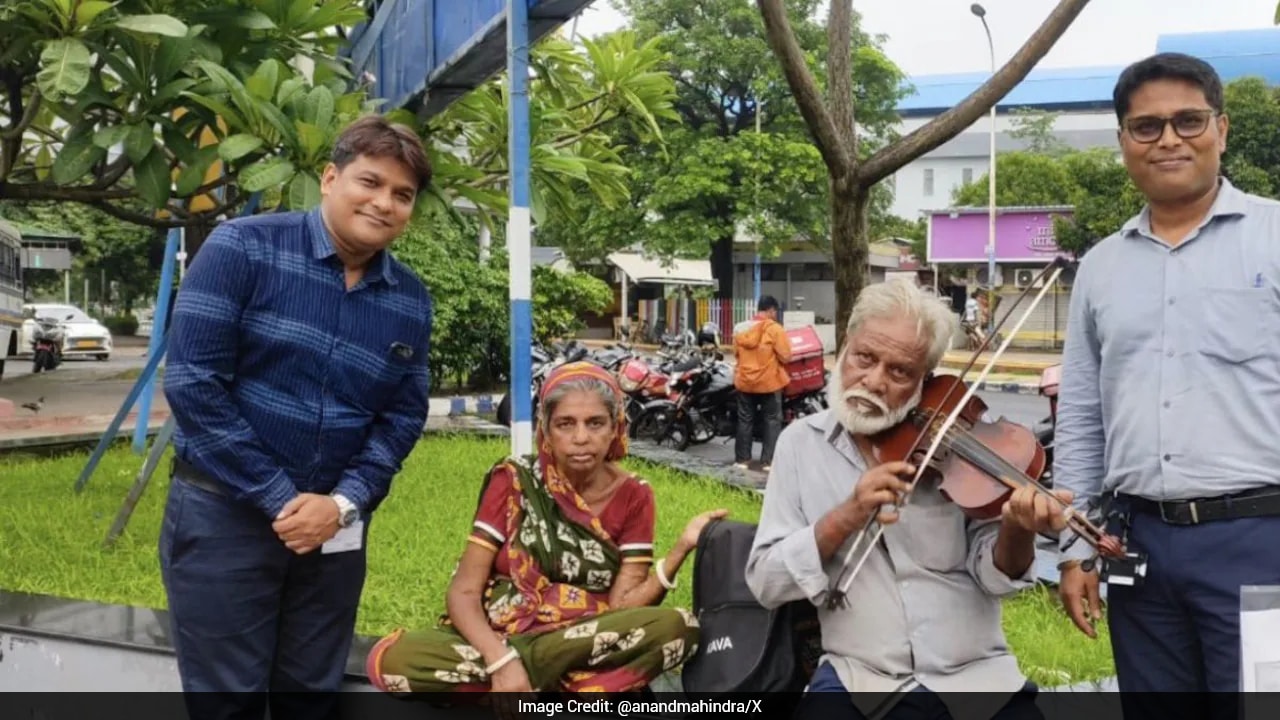 Industrialist Anand Mahindra's Search For Elderly Musician Ends On Heartwarming Note