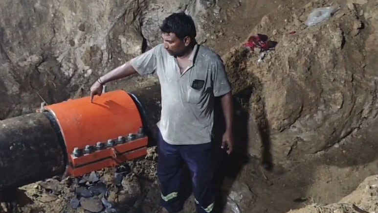 कार से आए चोर... खोदा गड्ढा और काट दी अंडरग्राउंड पाइपलाइन; बि&zwj;हार में करोड़ों का तेल चोरी