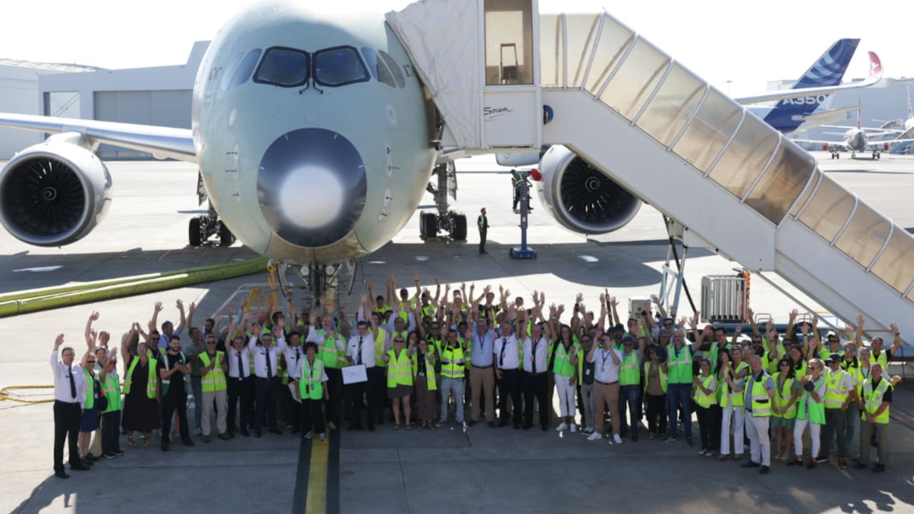 History Made As Qantas Plane Flies Nonstop For More Than 24 Hours In Record-Breaking Flight