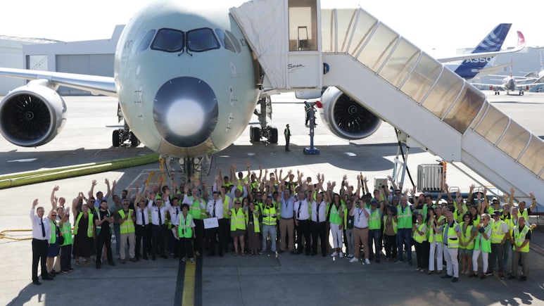 History Made As Qantas Plane Flies Nonstop For More Than 24 Hours In Record-Breaking Flight