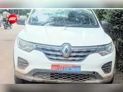 पुलिस चौकी प्रभारी की गाड़ी का कट गया ₹3500 का चालान, बिना बीमा के दौड़ा रहे थे कार, नंबर प्लेट भी गलत