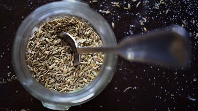 Green Tea Isn't Enough To Get Rid Of Belly Fat: Nutritionist Recommends These 7 Indian Foods