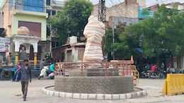 रातोंरात चौराहे पर लगा दी महाराणा की प्रतिमा, सुबह मचा सियासी बवाल
