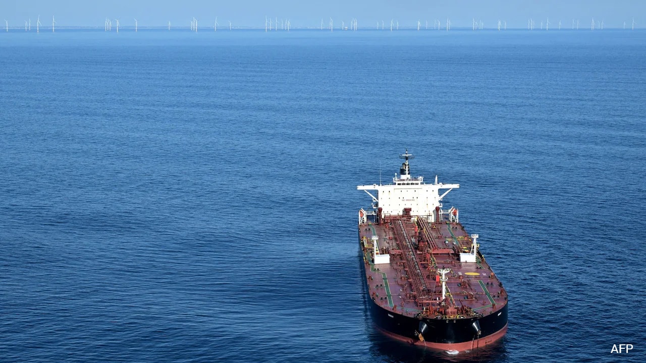 Why Vladimir Putin's 'Shadow Fleet' Tankers Are Taking Longer Routes