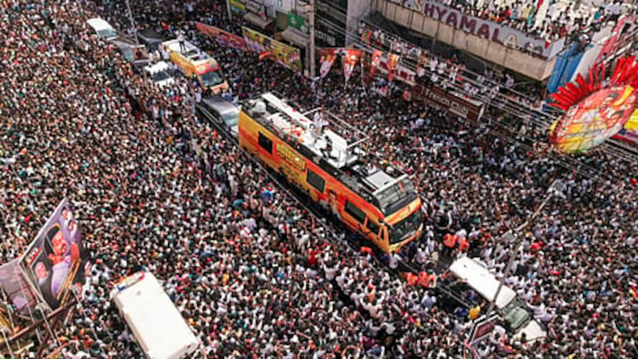 Karur Stampede: Madras HC Allows Temporary Govt Jobs For Victims' Families